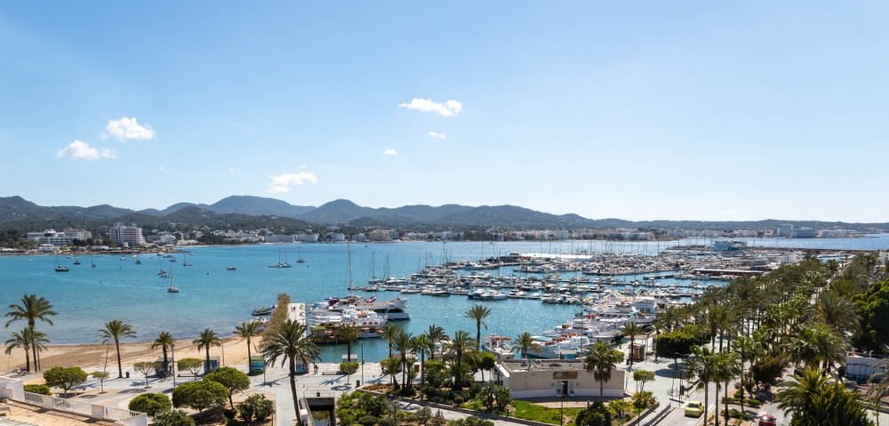 Visita Ibiza y descubre el encanto de la Isla Blanca